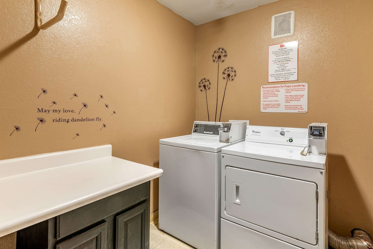 Others 4, Econo Lodge Pueblo North, Pueblo