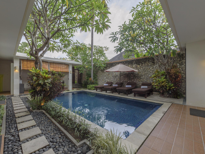 Swimming Pool 2