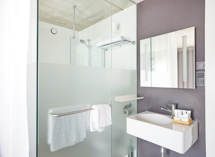 Bathroom 5, BANKS Antwerp, Antwerpen