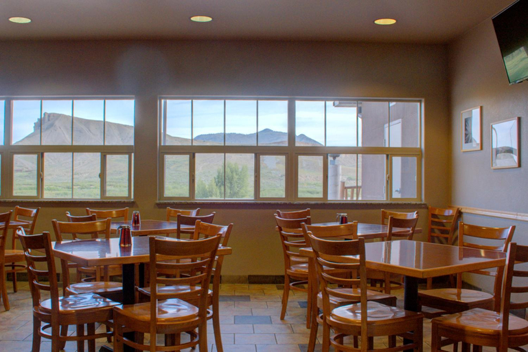 Food & Drinks 5, Allington Inn & Suites, Grand