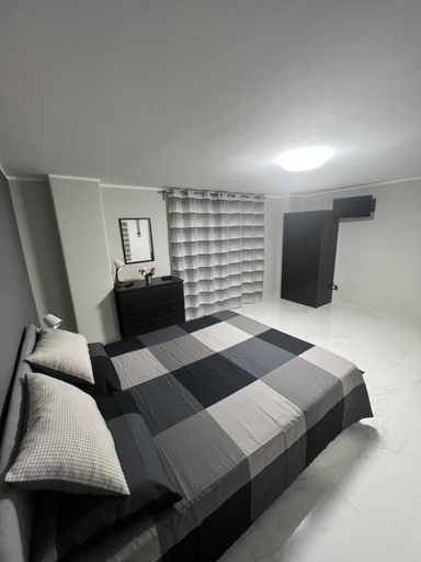 Bedroom 3, Rooms 38, Catania