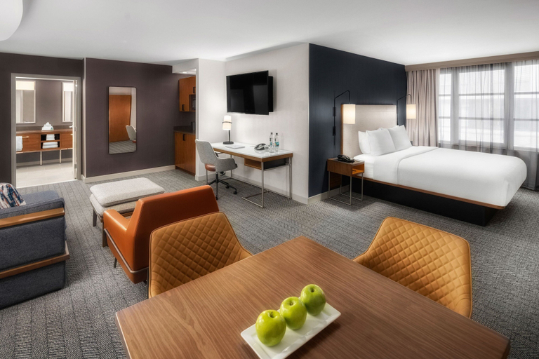 Bedroom 4, Courtyard by Marriott Seattle Bellevue/Downtown, King