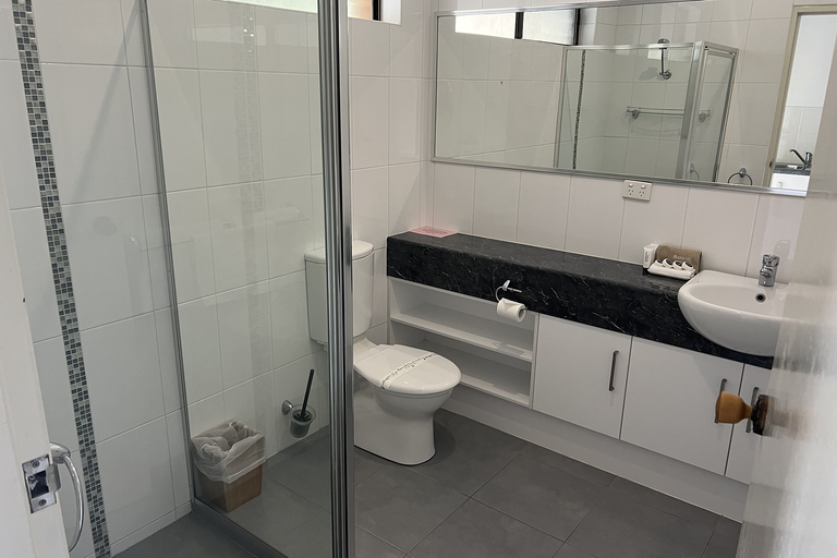 Bathroom 3, Tocumwal Early Settlers Motel, Berrigan