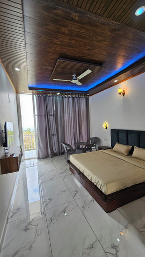 Bedroom 3, On The Rocks, Solan