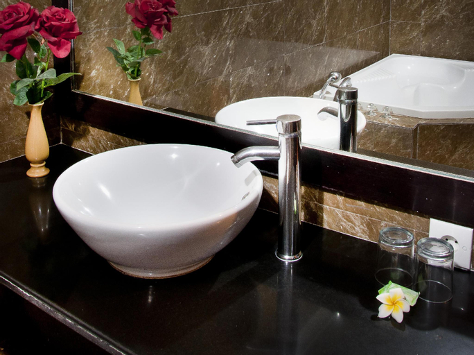 Bathroom 4