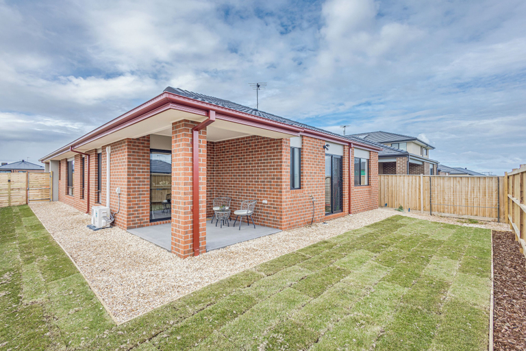 Exterior & Views 2, StayAU Charming 4BR Retreat Wyndham Vale, Wyndham - West