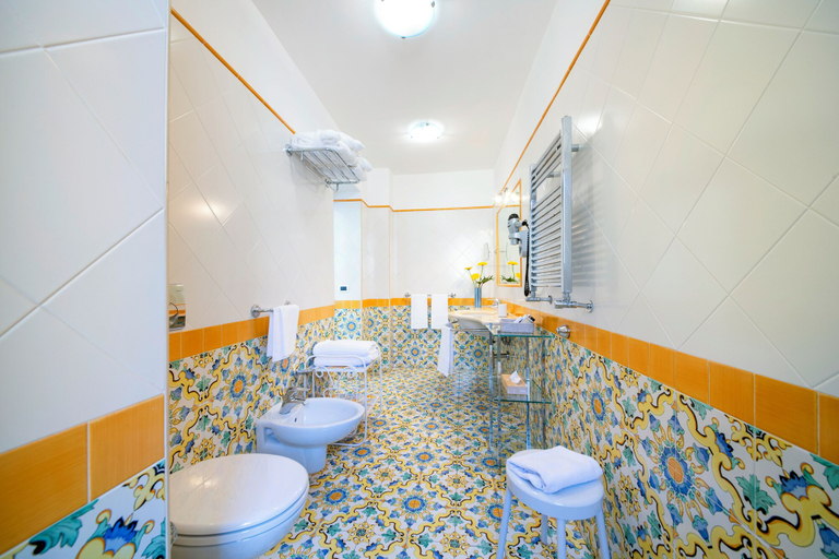 Bathroom 4, La Reginella Resort & SPA, Napoli