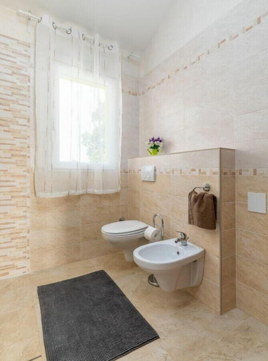 Bathroom 4, Villa Angela, Bale