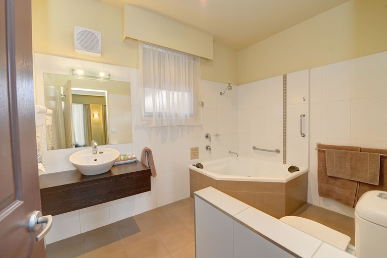 Bathroom 4, Comfort Inn Suites City Views, Ballarat - Central