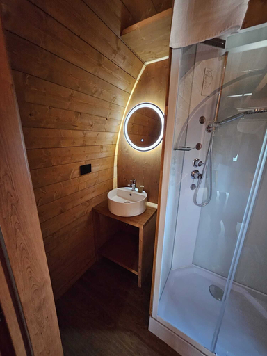 Bathroom 4, VICOLUNGO Glamor Lodge & Spa Ondaland waterpark, Novara