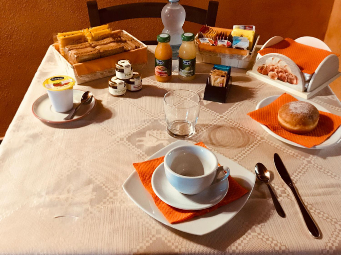 Food & Drinks 2, B&B Linu Ruiu, Oristano