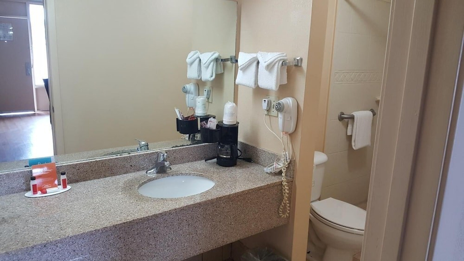 Bathroom 4, Americas Best Value Inn Orlando, Orange