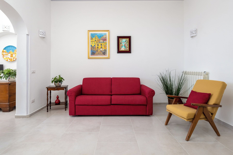 Others 4, Casa Vittorina, Salerno