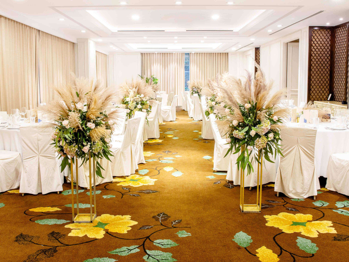Business Facilities