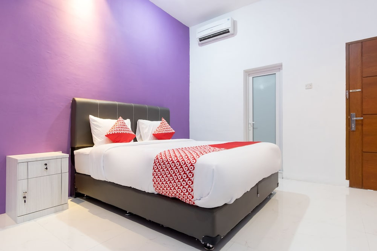 Bedroom 3, OYO 839 Royal Guest House, Medan