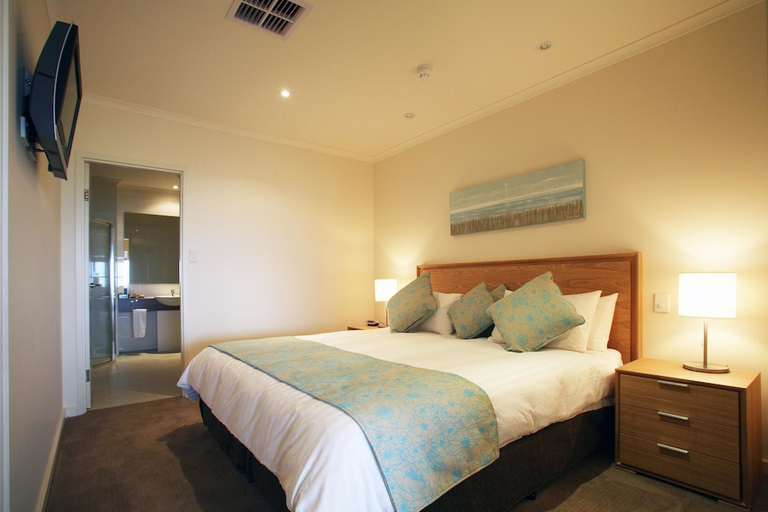 Bedroom 2, LINKS LADY BAY RESORT, Yankalilla