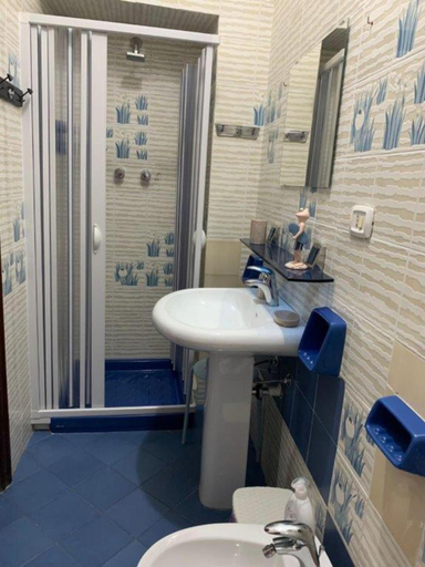 Bathroom 2, Maison Sosò, Napoli