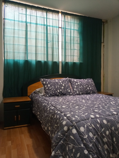 Bedroom 3, Mochileros, Callao