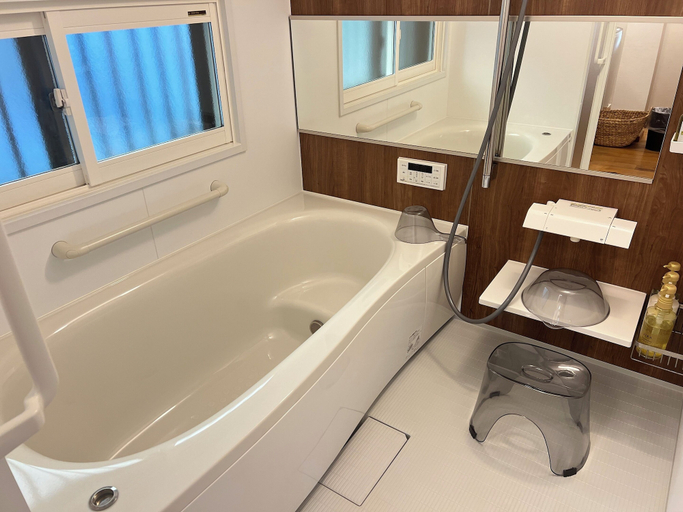 Bathroom, Katori Hachisanroku, Katori
