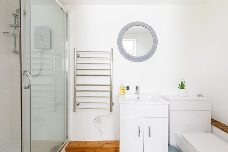 Bathroom 3, Luxury Cottage Conversion Close to Beaches, West Sussex