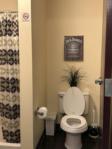 Room 3, 2 Bedroom Downtown Apt Walkable Safe Clean, Allegheny