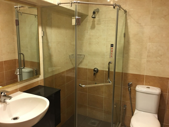 Bathroom 4, Hotel Lintas Plaza, Kota Kinabalu