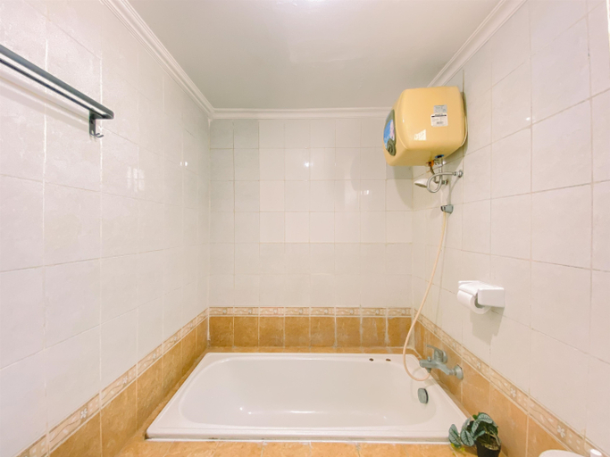 Bathroom 3, Simply Look Studio Apartment Grand Palace Kemayoran By Travelio, Jakarta Pusat