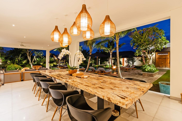 Food & Drinks 4, Heritage Villa, Ultimate 6 bed, 20 meter pool 700 metre from beach, Badung