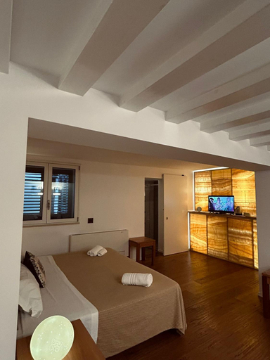 Others 3, Prince Suite Palermo, Palermo