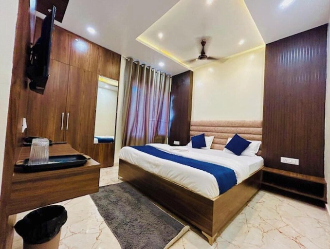 Bedroom 3, Hotel R K Palace, Varanasi