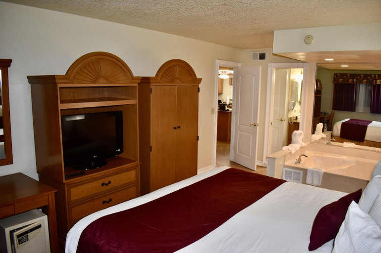 Bedroom 2, Club Sevilla, Osceola