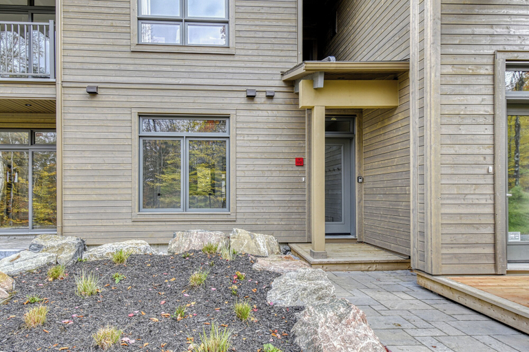 Exterior & Views 2, 102 Verbier Building 7 - Alpinhaus, Les Laurentides