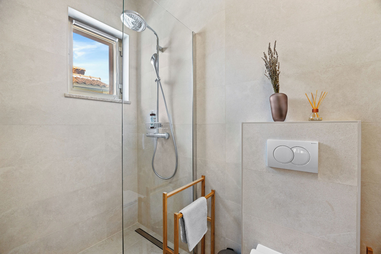Bathroom 4, Villa Begonija, Kanfanar
