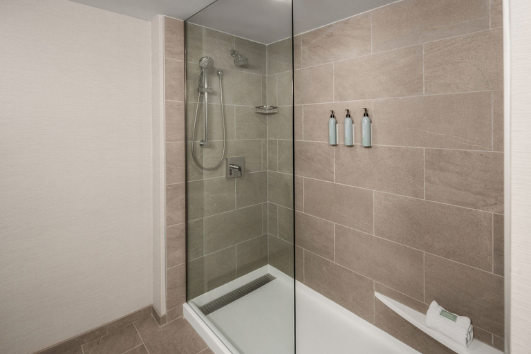 Bathroom 5, Courtyard by Marriott Seattle Bellevue/Downtown, King