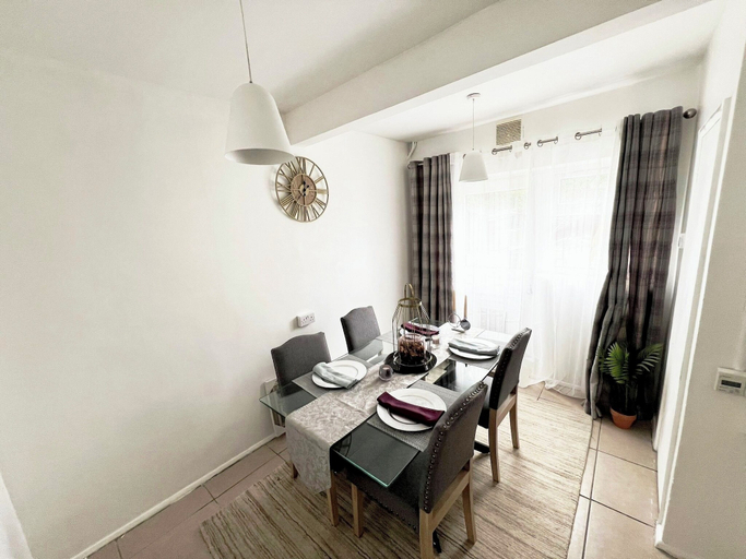 Dining 2, Suspire House -sleeps6-garden-bbq-coastal Retreat, Kent