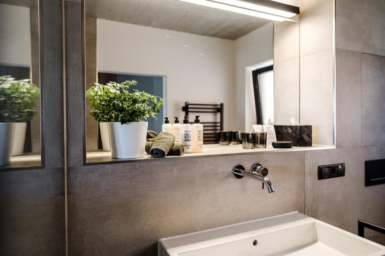 Bathroom 14