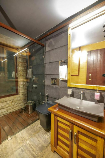 Bathroom 3, BluSalzz Homes - The Himalayan Bungalow, Almora - Uttarakhand by ZUZU, Almora