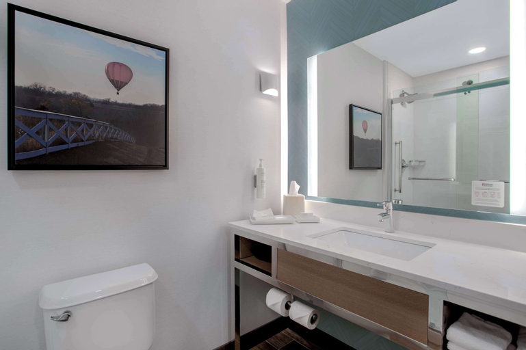 Bathroom 7