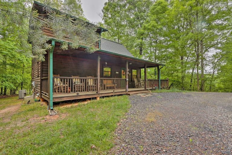 Exterior & Views 1, Whittlers Mountain Escape with Fireplace!, Cherokee