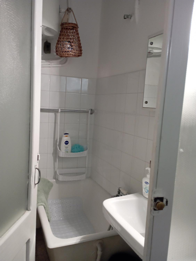 Bathroom 18