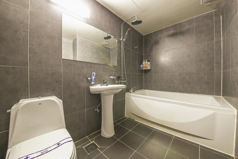 Bathroom 3, Richi Hotel, Suwon