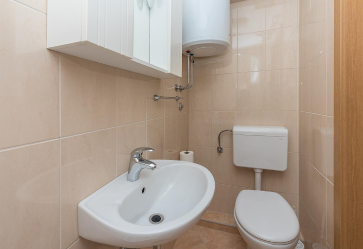 Bathroom 3, Apartments M&A, Makarska
