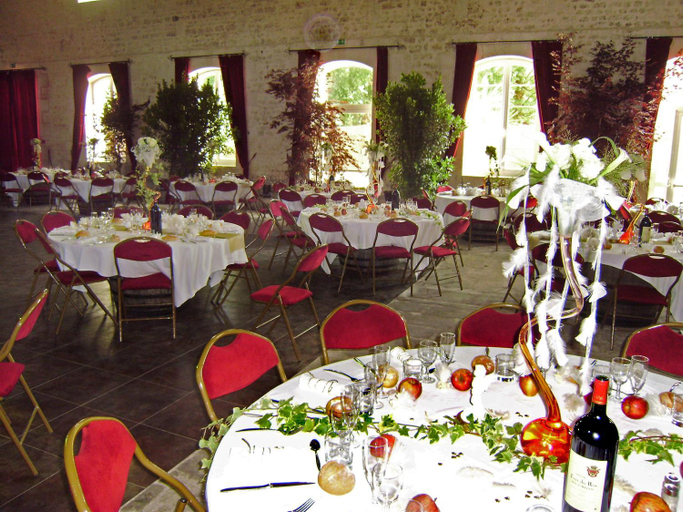 Banquet hall 2, Domaine des Chais, Charente-Maritime