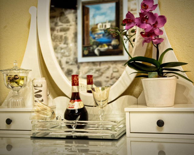 Food & Drinks 5, George & Alexandra's Apartments, South Aegean