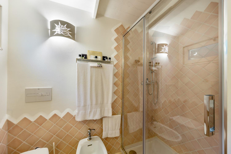 Bathroom 2, Casa Saltara, Olbia-Tempio