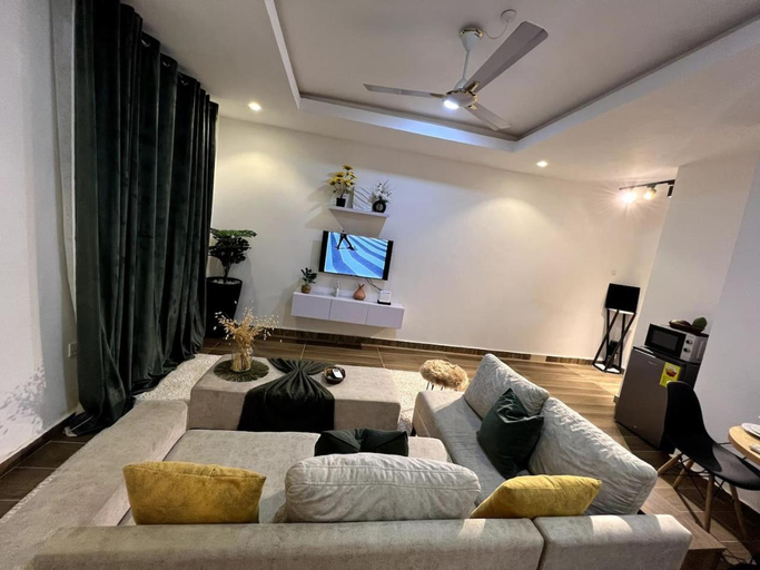 Guestroom, Cozy minimal suite, Accra