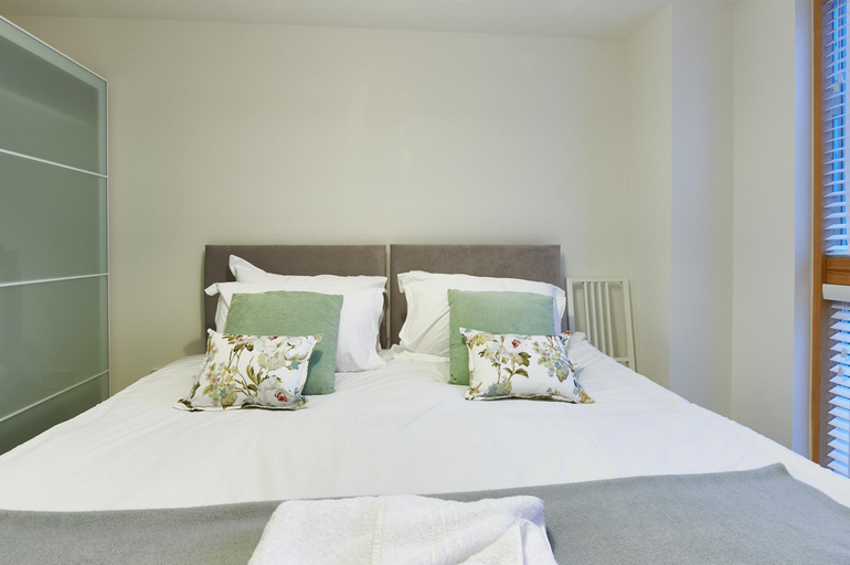 Bedroom, Vizion Serviced Apartments - Shortstay MK, Milton Keynes