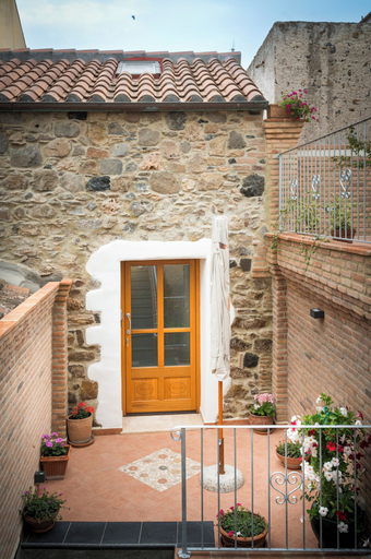 Exterior & Views 2, Domo Incantos, Nuoro