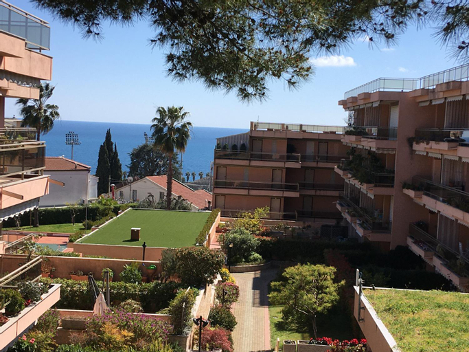 Apartment in Residence BaiaSole, Imperia