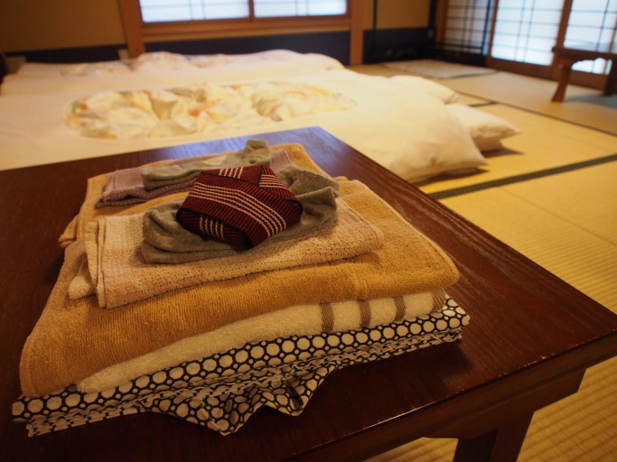 Bedroom 3, Kamuroan Ryokan (Minshuku), Kyoto